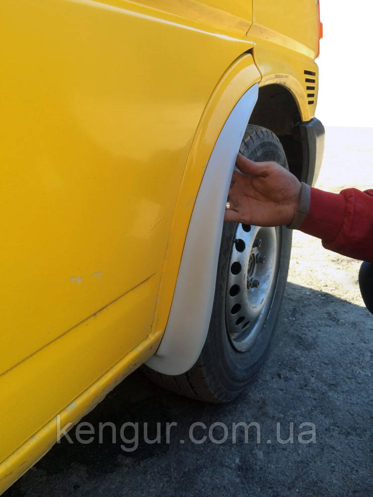 Передні бризковики (2 шт, скловолокно) для Volkswagen T4 Caravelle/Multivan 1990-2003 рр, фото 1