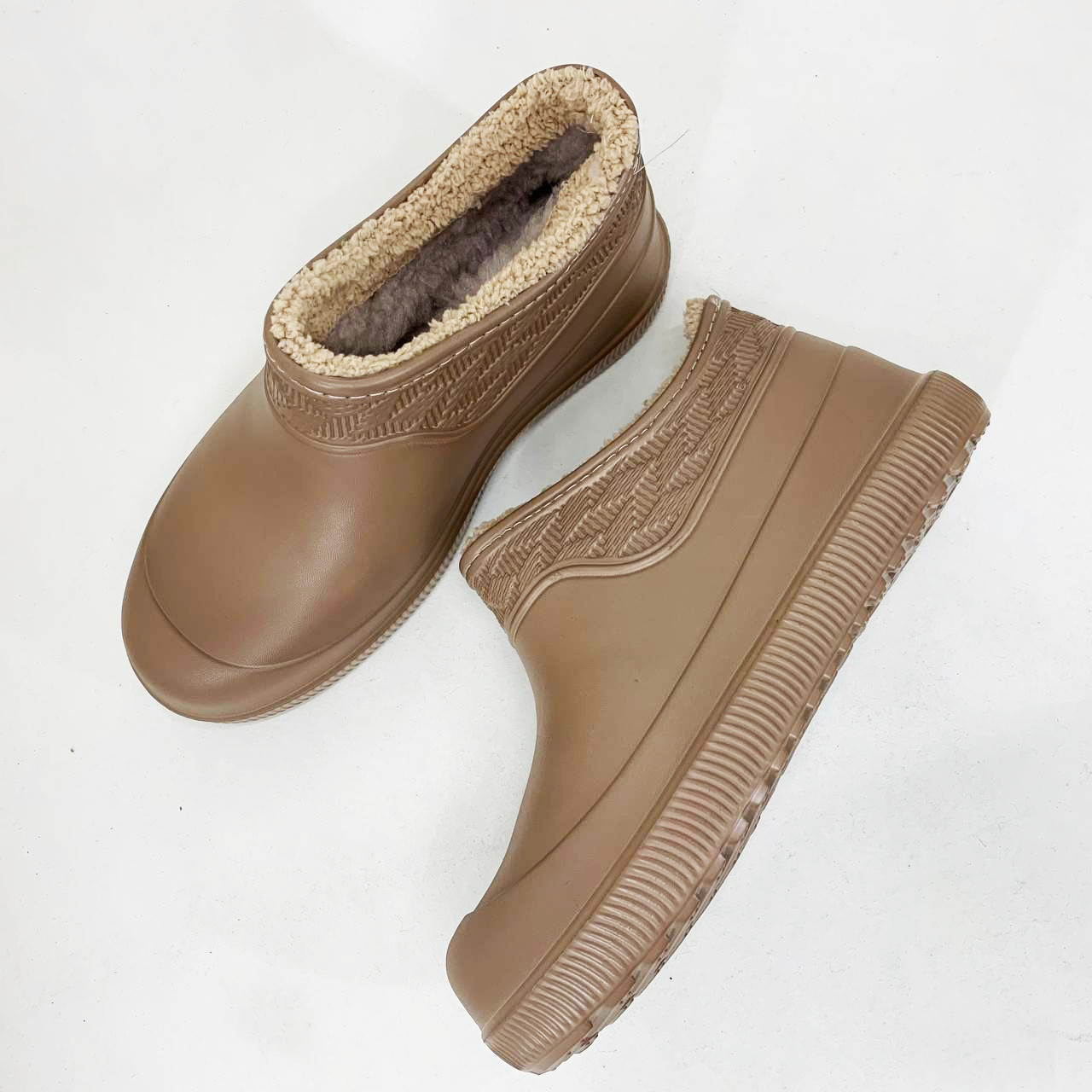 Жіночі дутики на затяжці, Бабуші жіночі домашні, Калоші утеплені чорного кольору, Суконні зимові бурки TL-87, фото 1