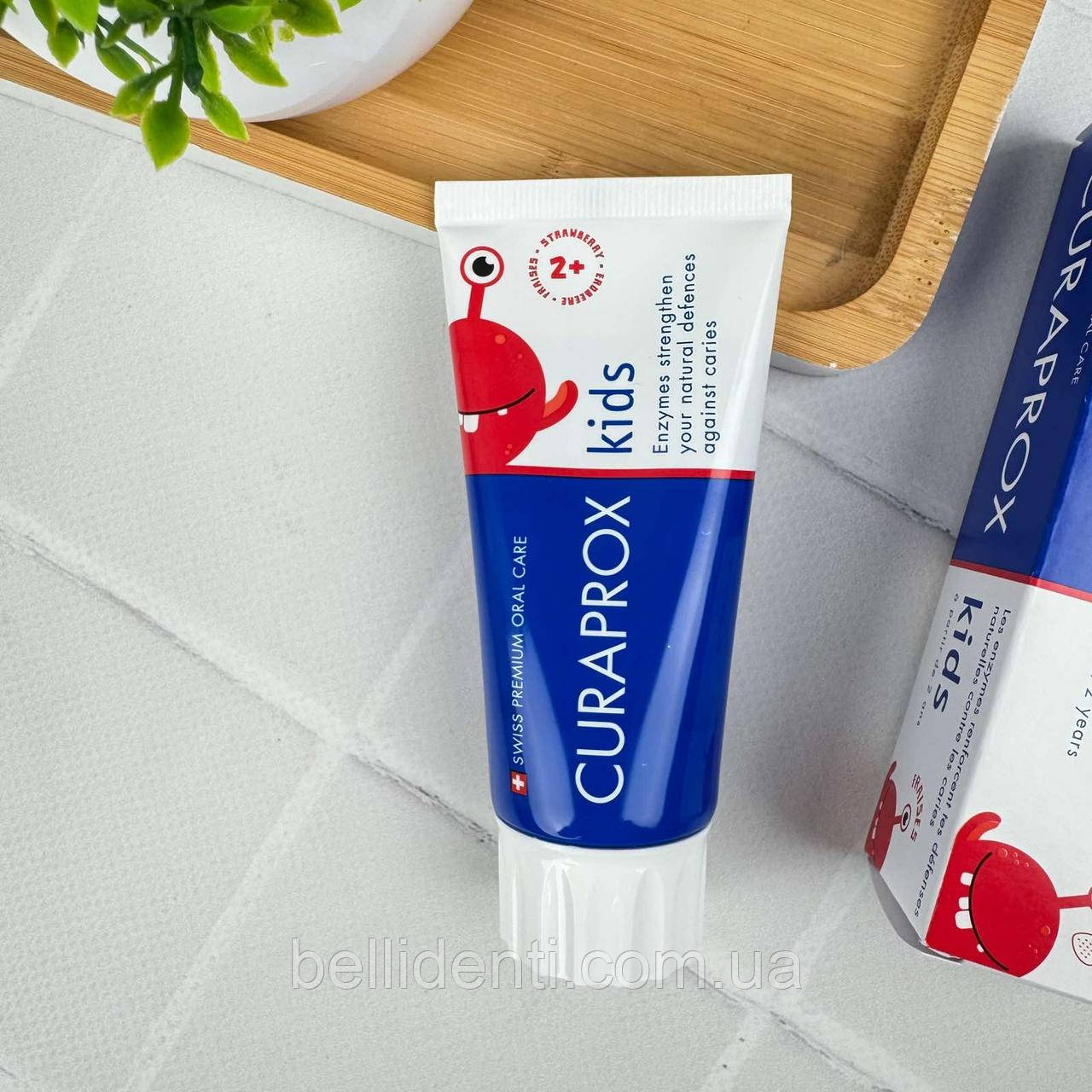 Дитяча зубна паста Curaprox Kids із фтором 950 ppm (від 2 років), смак полуниці, 60 мл