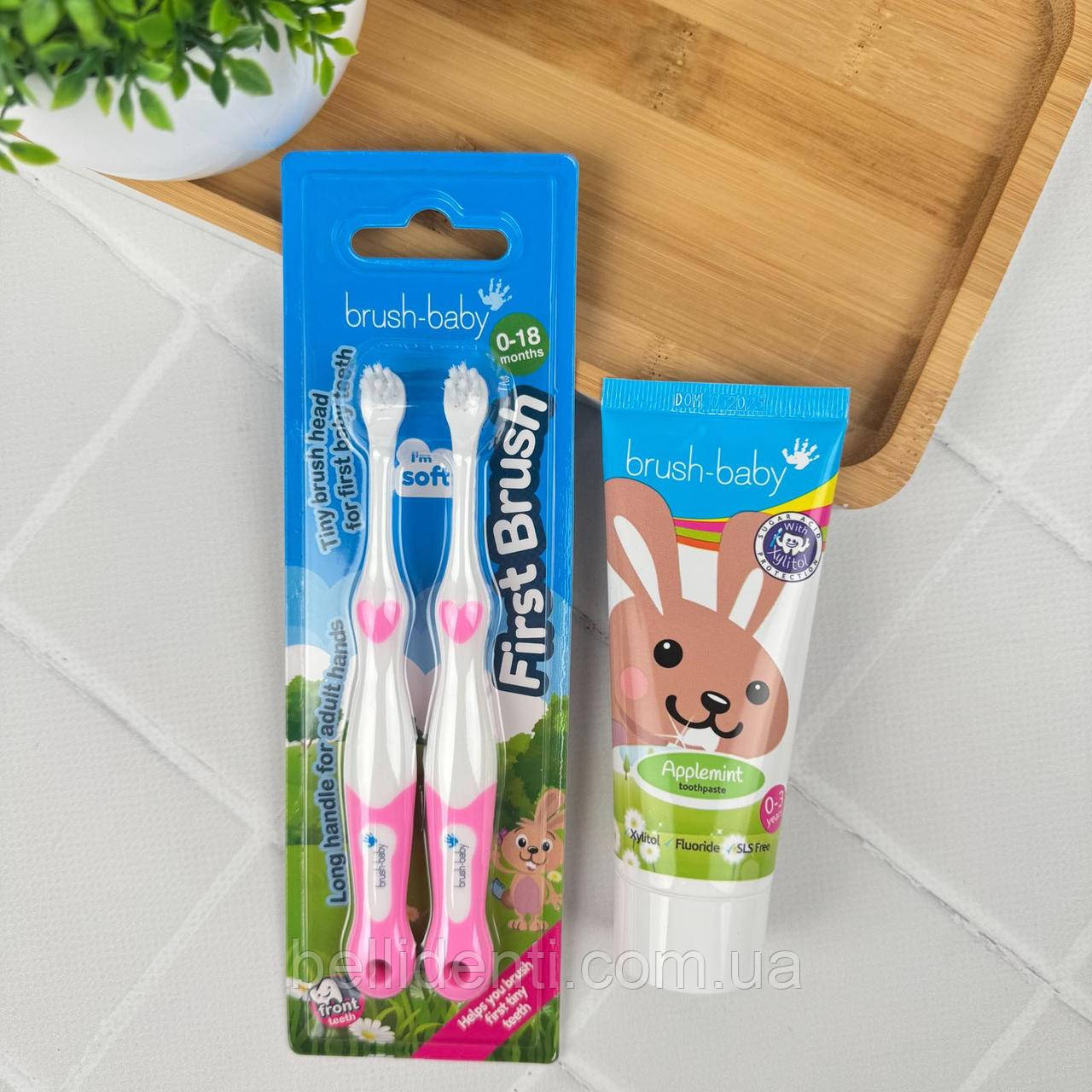 Набір Brush-Baby First Brush (паста 50 мл зайчик+2 рожеві щітки), фото 1