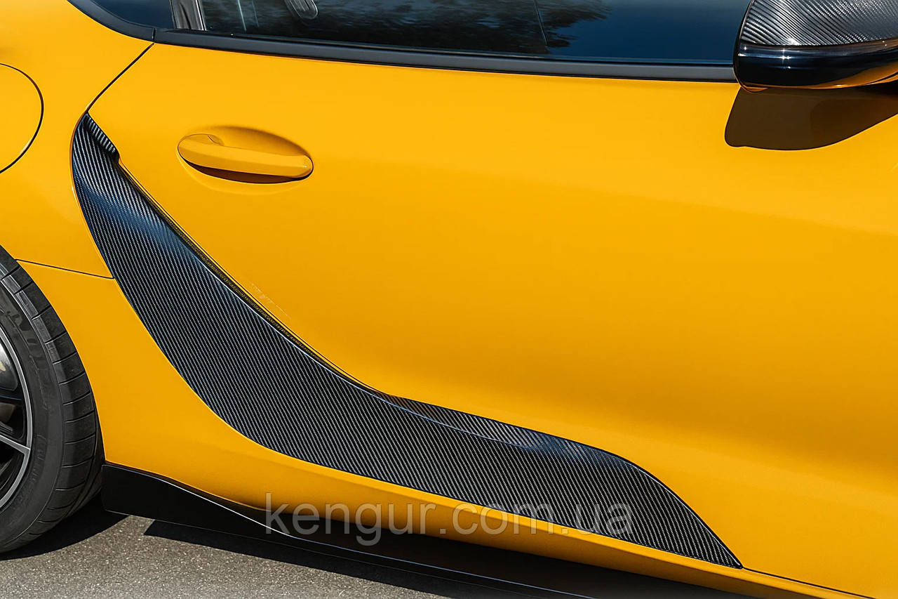Накладки на двері (Карбон) для Toyota Supra 2019- рр, фото 1