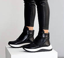 Зимние ботинки женские на молнии черные с белой подошвой кожаные 36-40