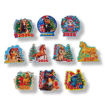 Магніт деревяний на холодильник з символом 2026  року Коня фігурний 7*6,5 см