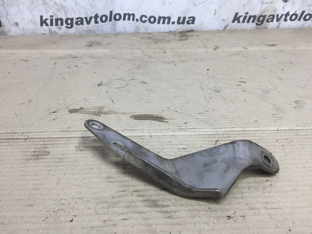 Кронштейн катілізатора Audi Q7 4L 7L8253047G, фото 1