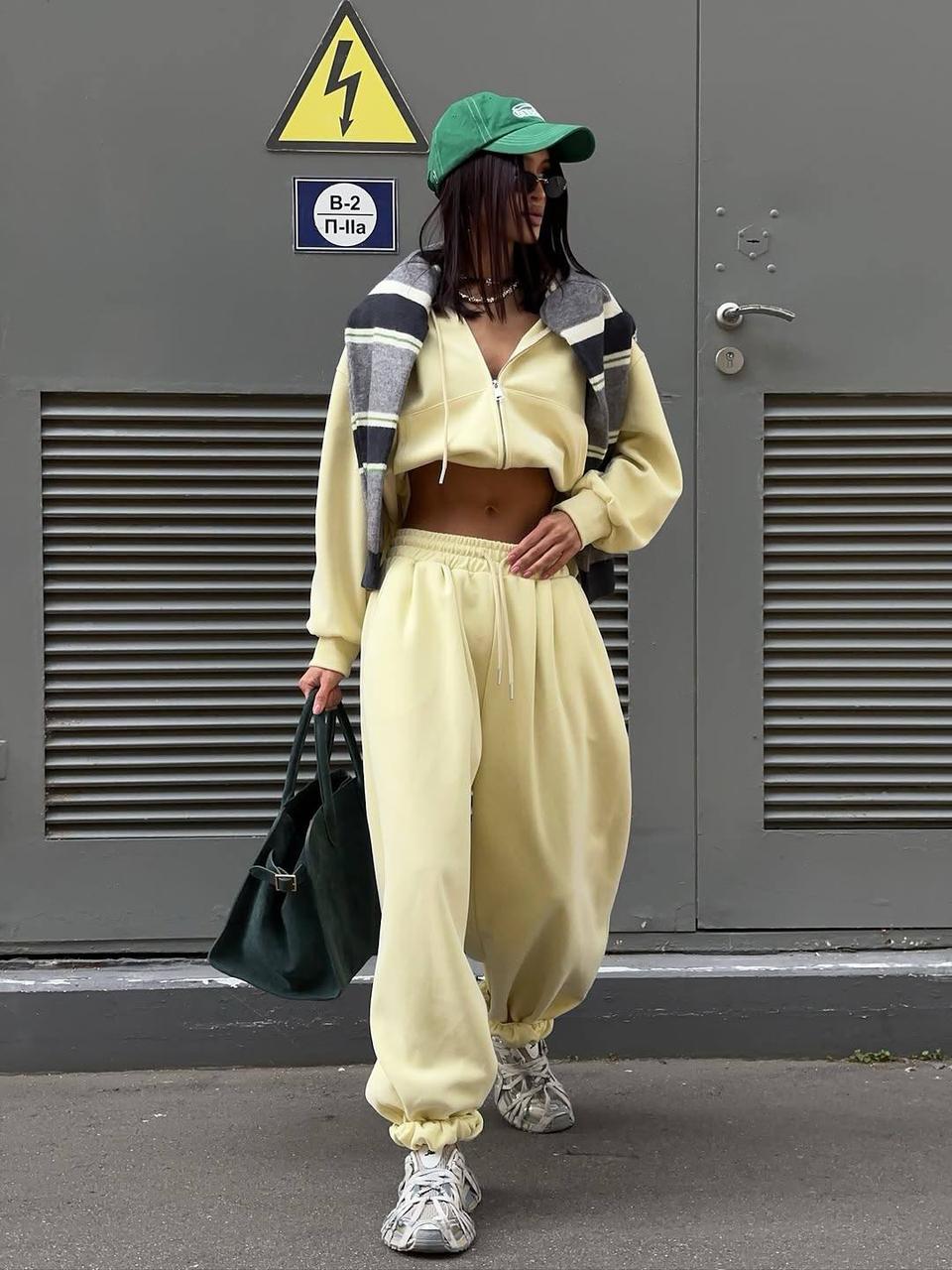 Костюм жіночий з турецької тринитки Модель: 1557-392 Колір: чорний, беж, лимон, фото 1