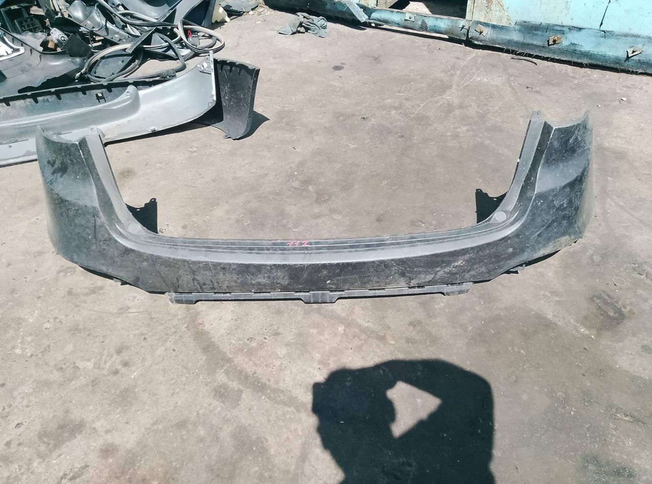 Вітаю зацікавлених на авто розборці Чемпіон !!!<br />
 Предметом оголошення є&nbsp;Бампер Задній Hyundai ix35 09-15 866122Y000<br />
 Фактичний стан на фото. Гарантія 14 днів на встановлення та перевірку<br />
 Висилаємо по всій Україні по передоплаті на транспортні витрати!<br />
 Наявність та асортимент на складі постійно змінюються.<br />
 Точні деталі уточняйте по телефону +380973363743 — фото 1