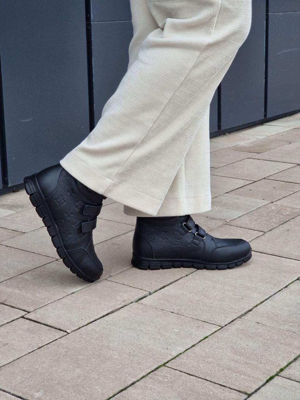 Дитячі чорні підліткові ортопедичні демісезонні черевики на липучках 39 розмір, фото 1
