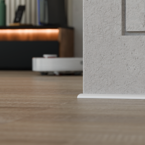 Мініплінтус алюмінієвий МПА-013 серія «Тінлайн», 2600 мм, білий