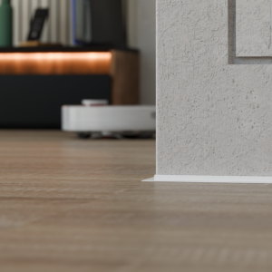 Мініплінтус алюмінієвий МПВ-018 для вінілової підлоги , серія «Тінлайн», білий