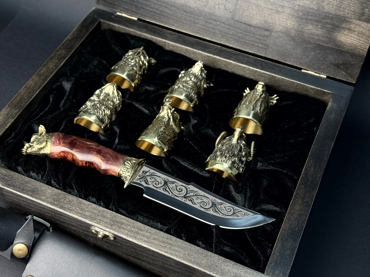 Подарунковий набір бронзових чарок "Мисливські", у футлярі