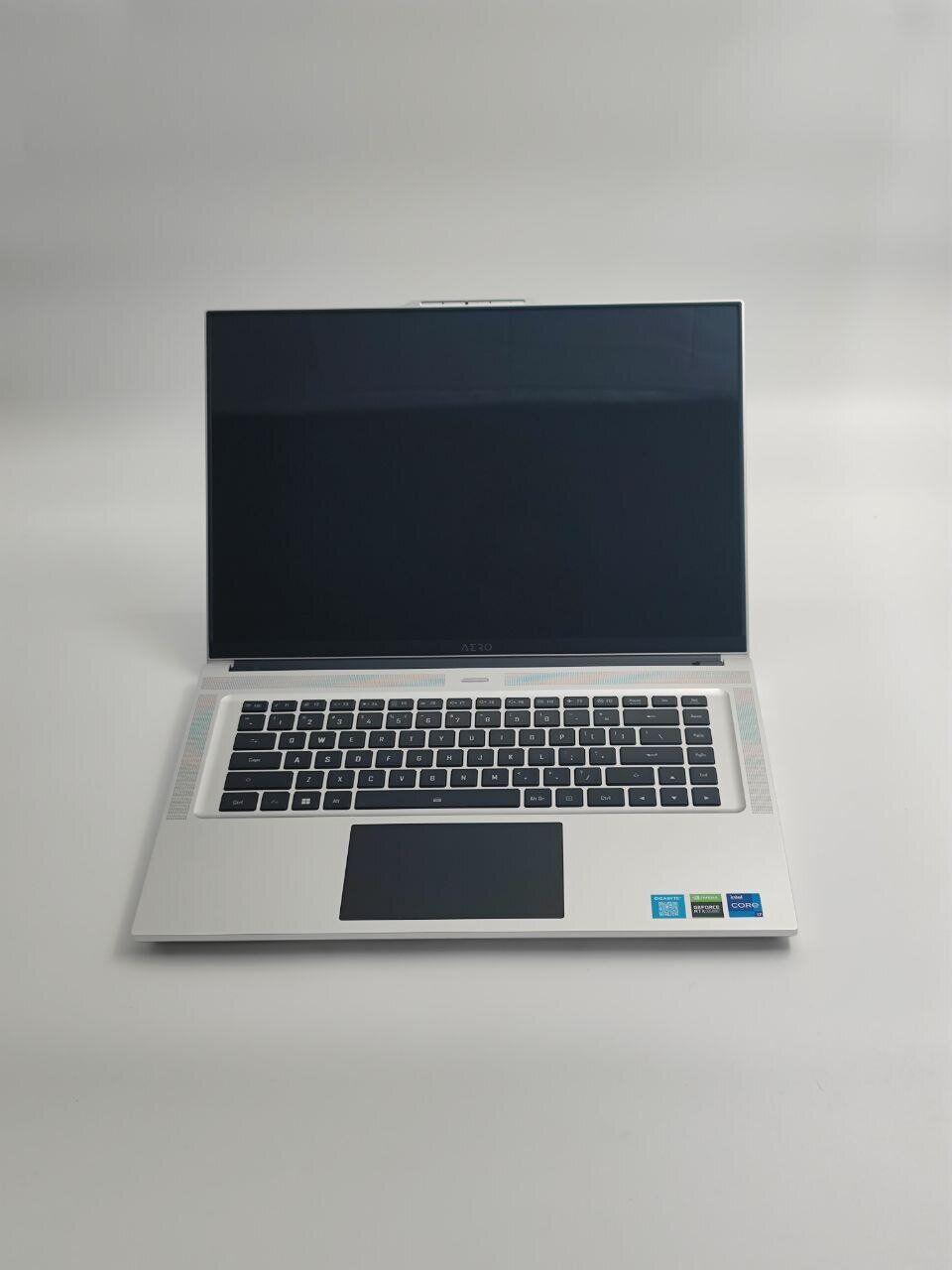 Б/в Ігровий ноутбук Б-клас Gigabyte Aero 16 XE5 16" 3840x2400 O| i7-12700H| 16GB RAM| 256GB SSD+256GB SSD| RTX 3070 Ti 8GB