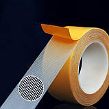 Суперміцна двостороння сітчаста клейка стрічка 30мм х 5м для ремонту, монтажу та фіксації, фото 2