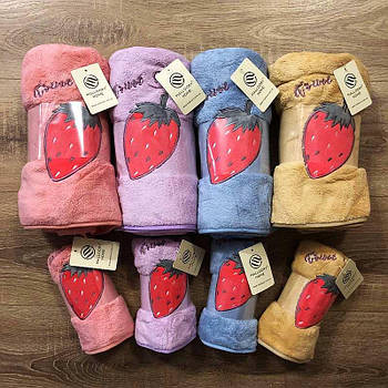 Набір рушників мікрофібра з 2-х одиниць Полуниця 140х70, 100х50, 35х75 Комплект