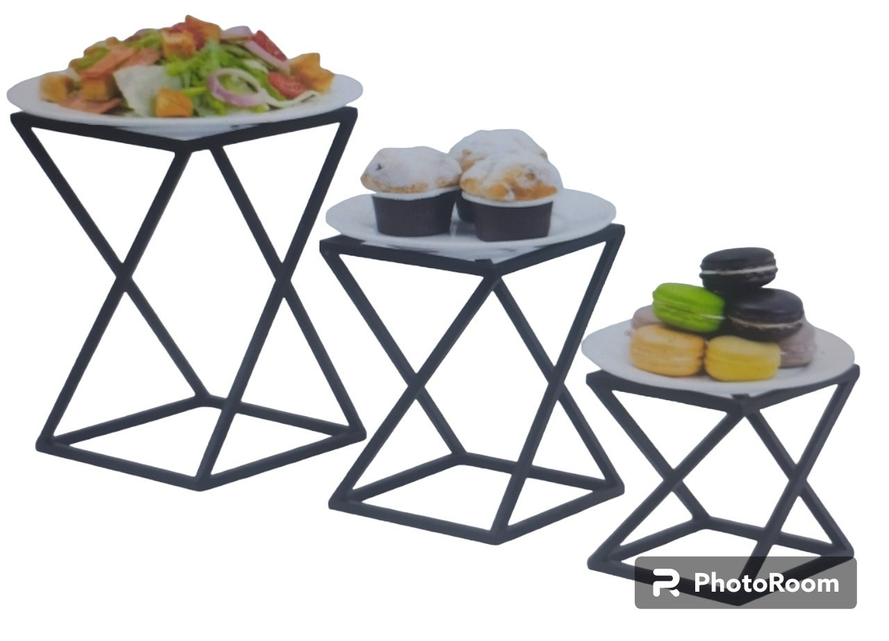 Підставка для тарілок банкетна Багатогранність, біла, 15х15х15 см (тарілки не входять)