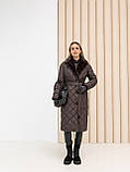 Жіноче зимове пальто Стокгольм з хутром та поясом утеплене, стильне стьобане пальто до -10°C  розміри 40-54 шоколад, фото 2