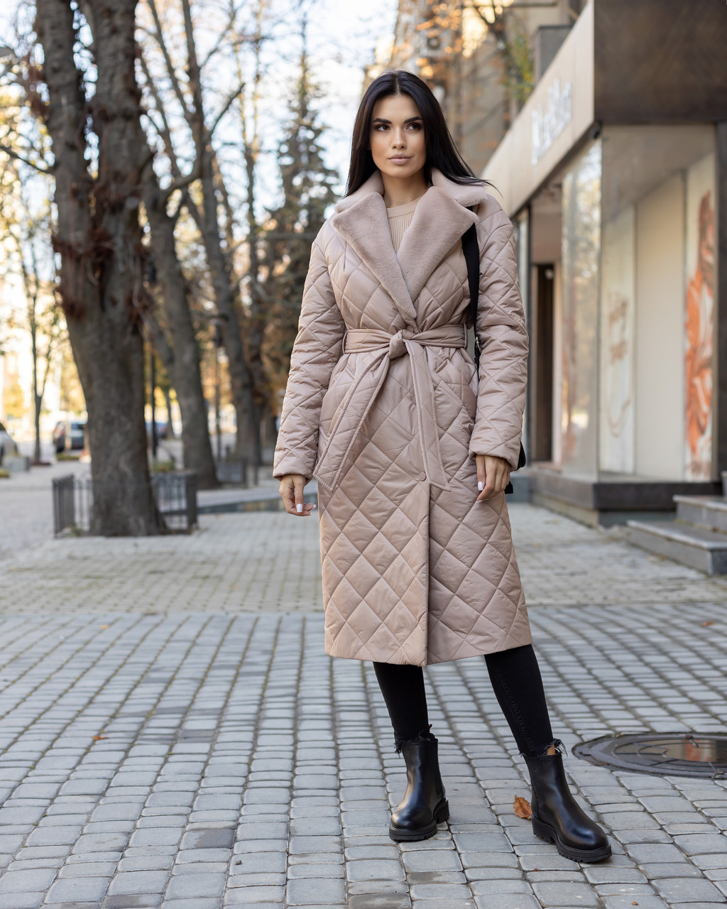Жіноче зимове пальто Стокгольм з хутром та поясом утеплене, стильне стьобане пальто до -10°C розміри 40-54 какао, фото 1