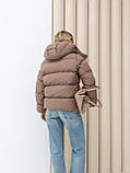 Жіночий зимовий укорочений пуховик Лісабон з матової плащівки, теплий пуфер з біопухом Huvis 42–46 какао, фото 7
