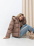 Жіночий зимовий укорочений пуховик Лісабон з матової плащівки, теплий пуфер з біопухом Huvis 42–46 какао, фото 9