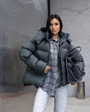 Жіночий зимовий пуховик-пуфер Корсика оверсайз зі знімним капюшоном, тепла куртка з біопухом 40–46 малахіт, фото 3