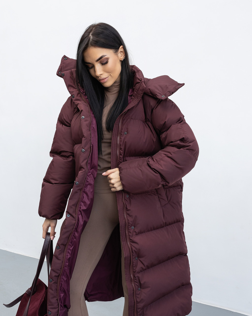 Жіноче зимове подовжене пальто-пуховик Оксфорд зі знімним капюшоном, тепле пальто оверсайз з біопухом 42–50 бургунді, фото 1