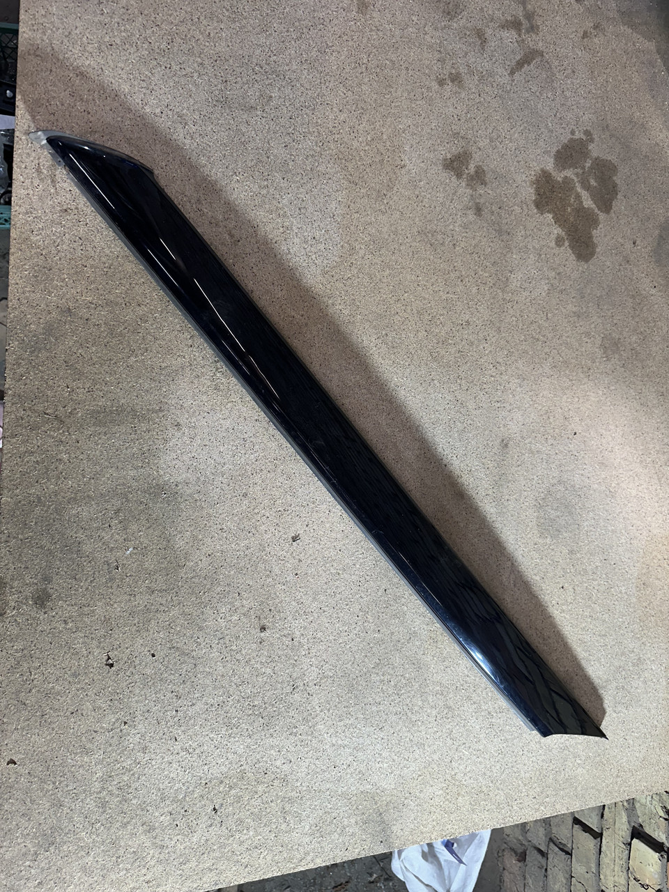 Молдинг накладка передньої стійки зовнішня передня ліва Ford Explorer 20- чорний глянець LB5Z7803145AA, фото 1