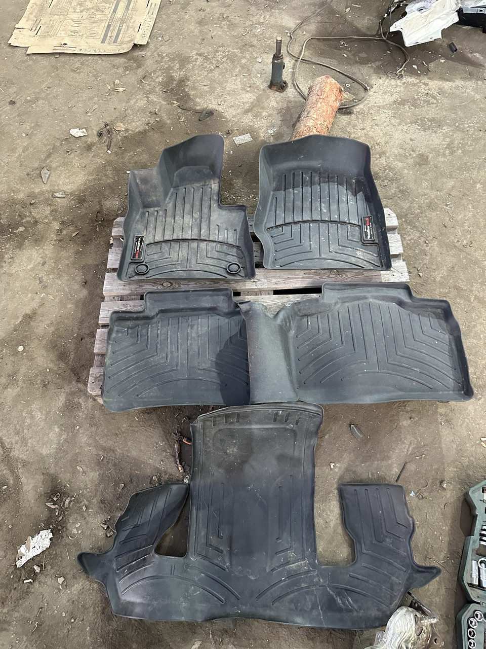 Комплект килимків салону Ford Explorer 20- WeatherTeach, чорна гума, фото 1