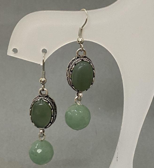 Сережки Нефрит овал в оправі 15х12мм+- гранована кулька 12мм+- L-55мм+-, фото 1