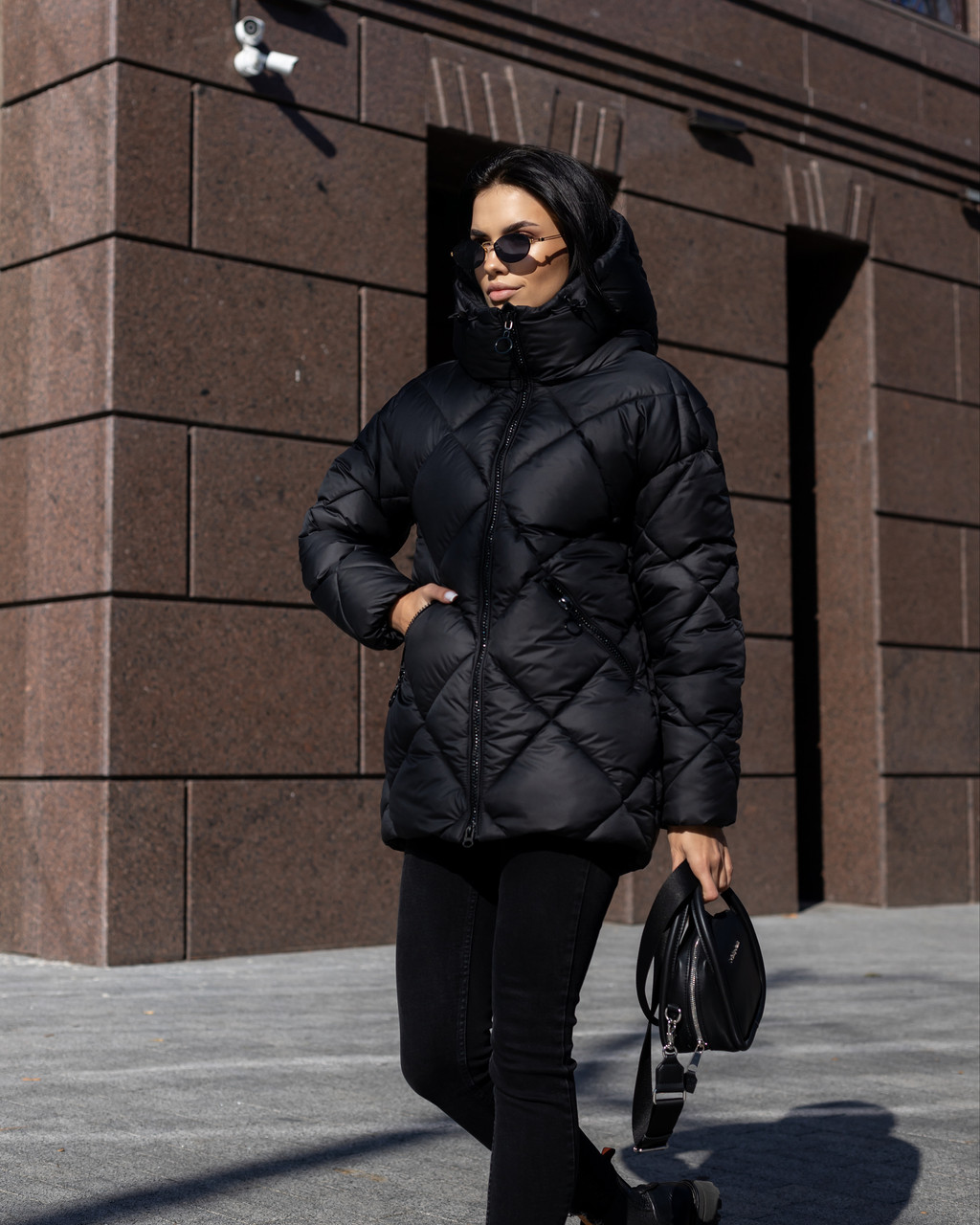 Жіноча зимова куртка-пуховик Bella з біопухом g-soft, тепла куртка з капюшоном до -20°C розміри 42–54 чорна, фото 1
