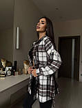Тепла жіноча кашемірова сорочка в біло-коричневу карту з поясом, фото 3