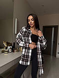 Тепла жіноча кашемірова сорочка в біло-коричневу карту з поясом, фото 4