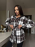 Тепла жіноча кашемірова сорочка в біло-коричневу карту з поясом, фото 6