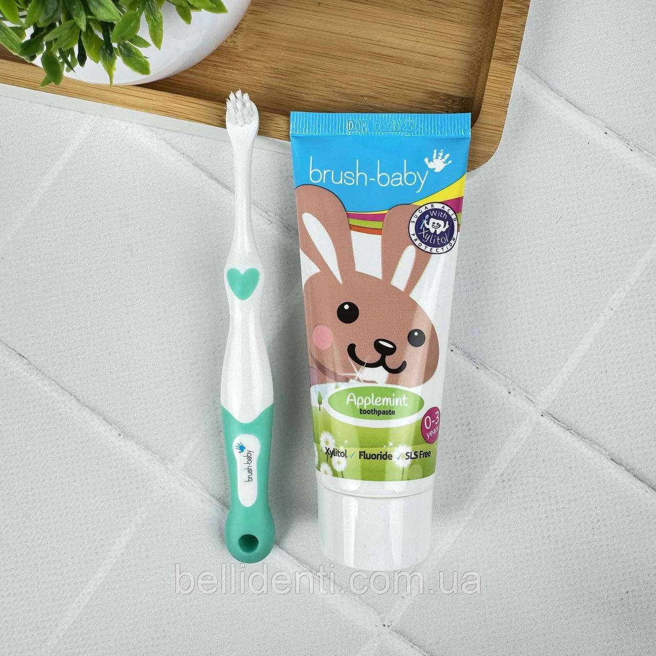 Набір Brush-Baby First Brush (паста 50 мл зайчик+1 бірюзова щітка), фото 1