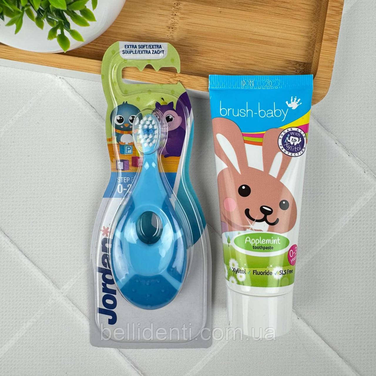 Набір Brush-Baby Jordan Step1 від 0 до 2 років (зубна паста зайчик+зубна блакитна щітка), 50 мл