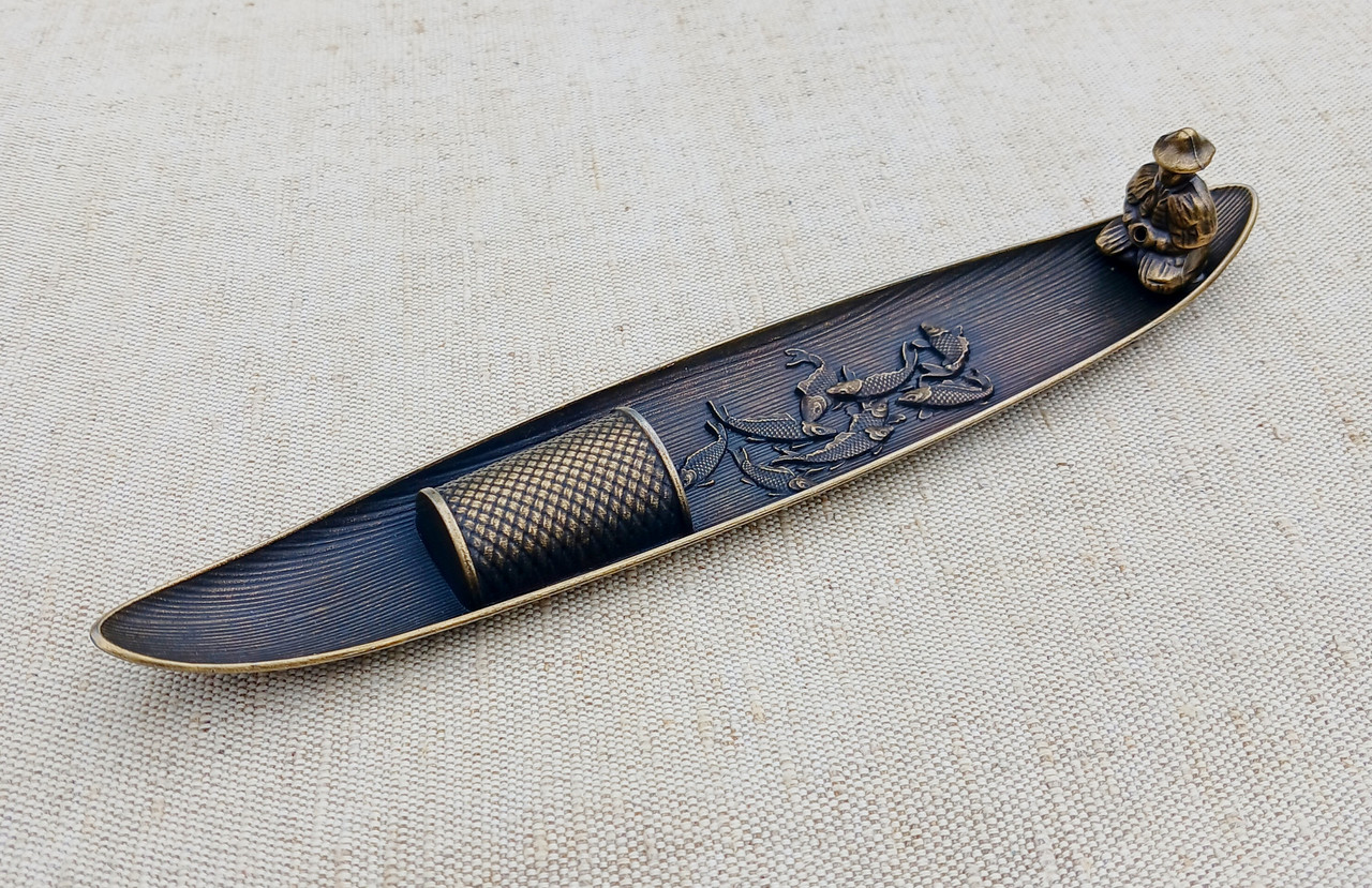 Тримач для пахощів "Мудрець на човні з коропами"