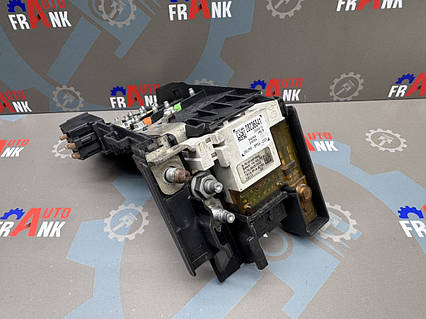 Блок предохранителей аккумулятора 28236841, 9666527580