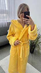 Жіночий теплий жовтий довгий жовтий халат із капюшоном —теплий, м’який та універсальний