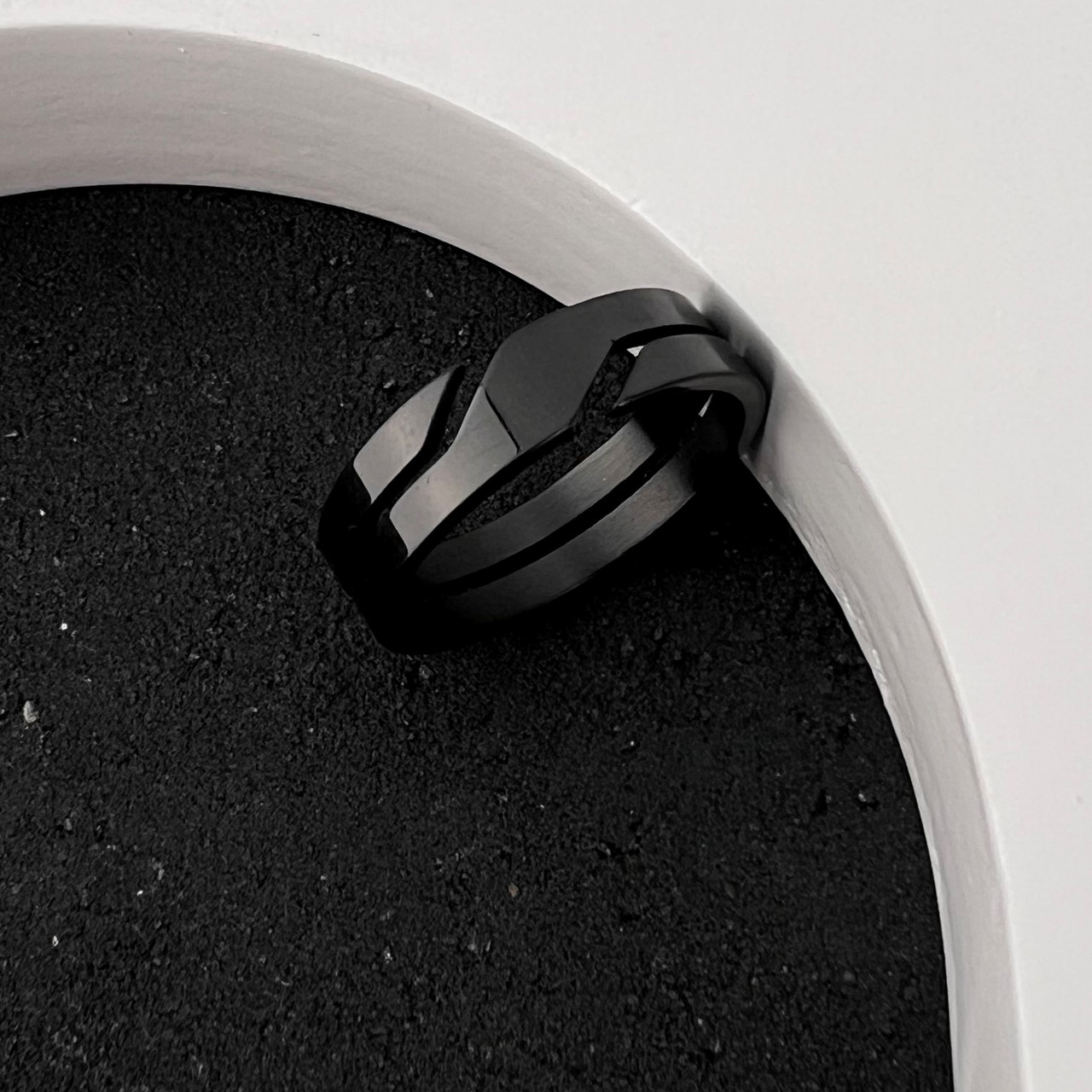 Кільце з нержавіючої медичної сталі з емаллю шириною 5.5мм «Двійник» (р16.3 17 18 19.3 20 21.3 22), фото 1