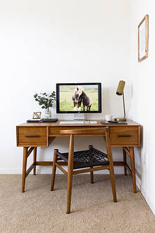 Письмові столи з дерева