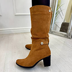 Чоботи руді жіночі замшеві на стійкому невисокому підборі