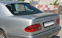 Спойлер-сабля зі склопластику на Mercedes E W210 1995-2002 Лип спойлер-сабля багажника Мерседес Е-Клас 210