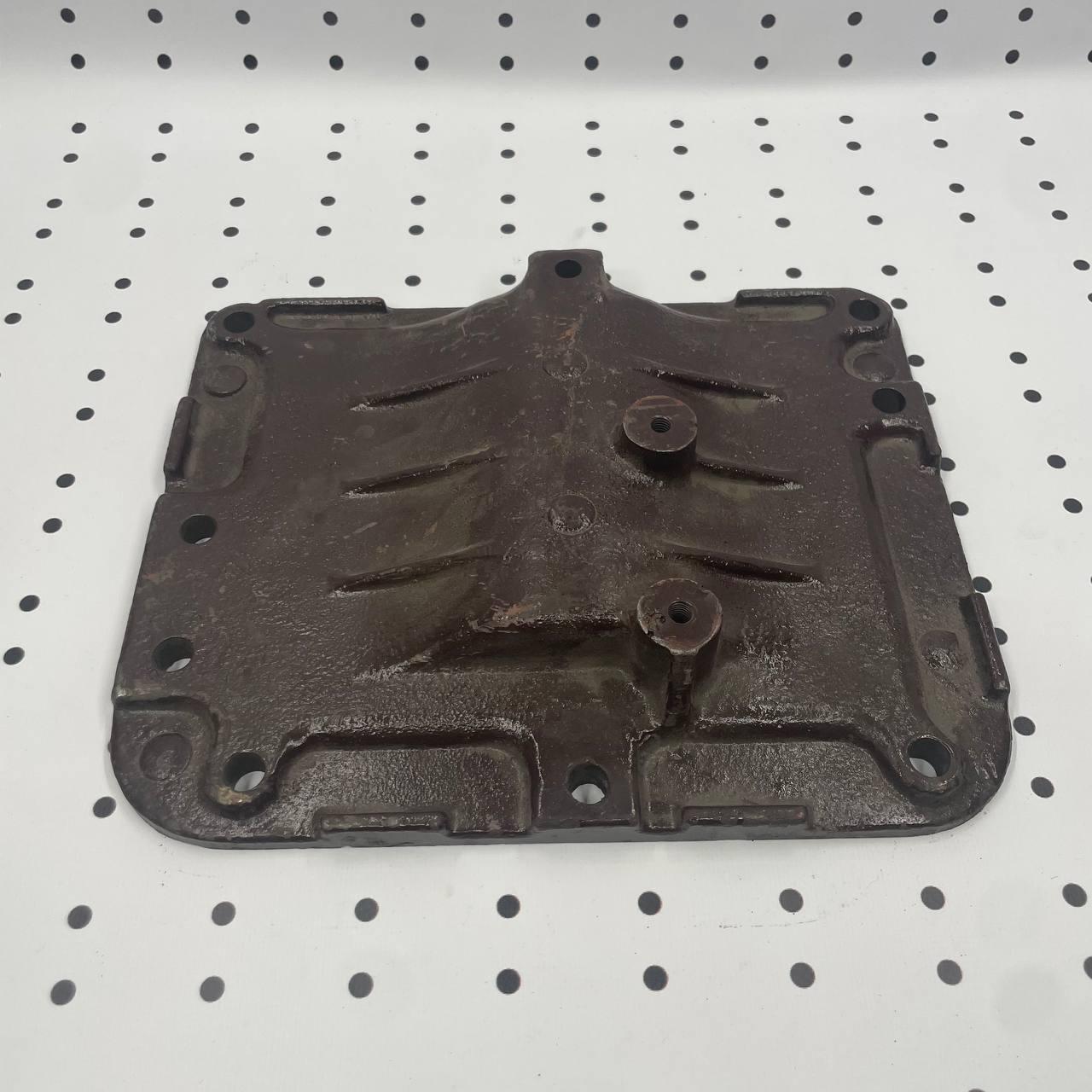 Кришка люка КПП ЮМЗ коробки передач, фото 1