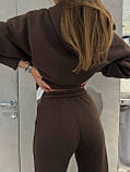 Жіночий утеплений спортивний костюм з укороченою кофтою та широкими штанами, фото 2