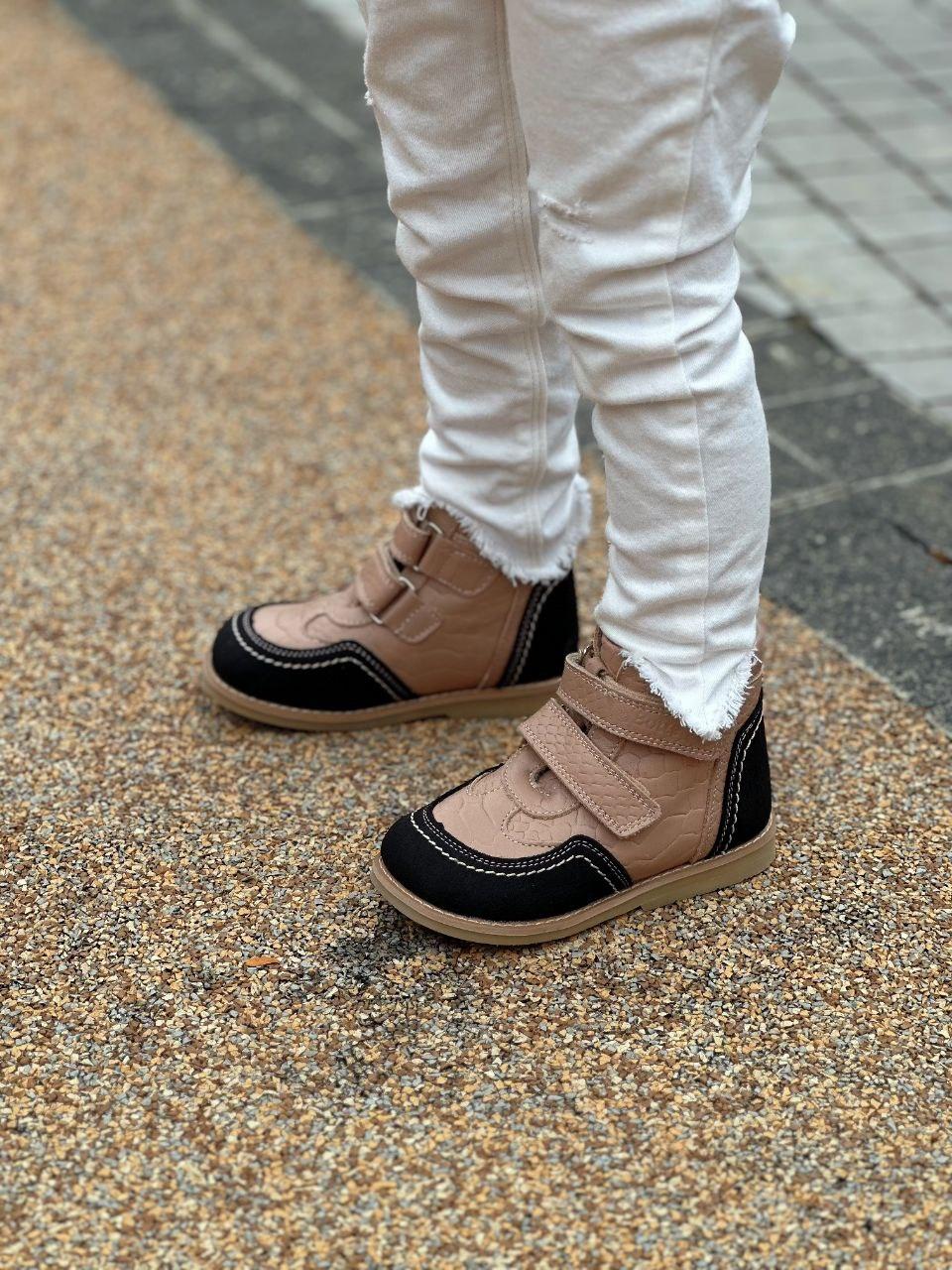 Дитячі черевики шкіряні антиварусні з фіксацією п'ятки демісезонні без супінатора ортопедичні 24 р. / Взуття дитяче 16,5 см, фото 1