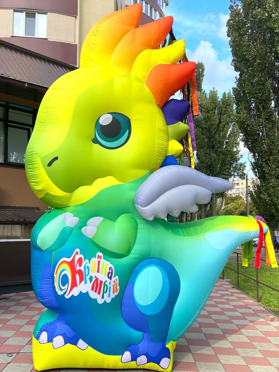 Надувна фігура дракон 350 см з повітродувкою та підсвіткою для свят і фотозон