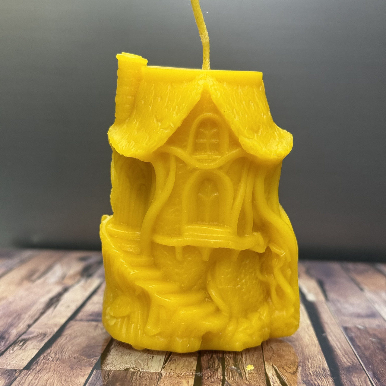 Воскова свічка фігурка Будиночок у дереві на подарунок натуральна з бджолиного воску 80х60 мм, фото 1