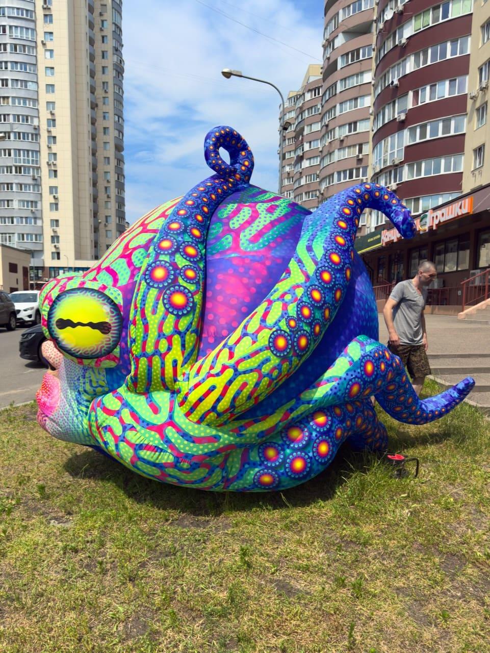 Надувна палатка-декорація восьминіг 500 см з повітродувкою для фестивалів і фотозон