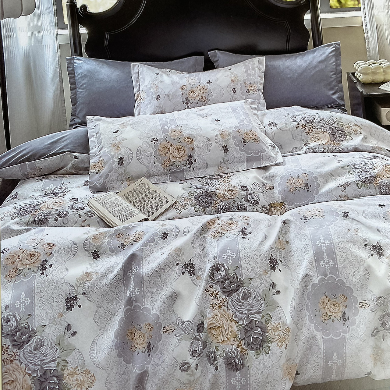 Постільна білизна Сімейний комплект з простирадлом на гумці з фланелі два підодіяльника, фото 1