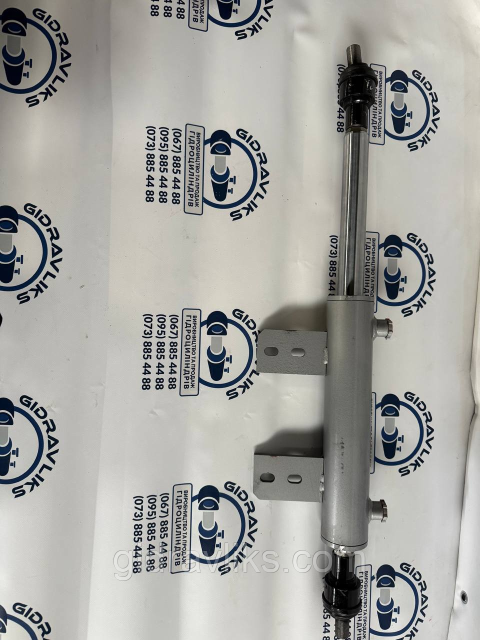 Гідроциліндр кермовий двосторонній під дозатор МТЗ, ЮМЗ, Т-40 ГЦ 63.40.215 (хід штока 215 мм, кришка під різьбу), фото 1