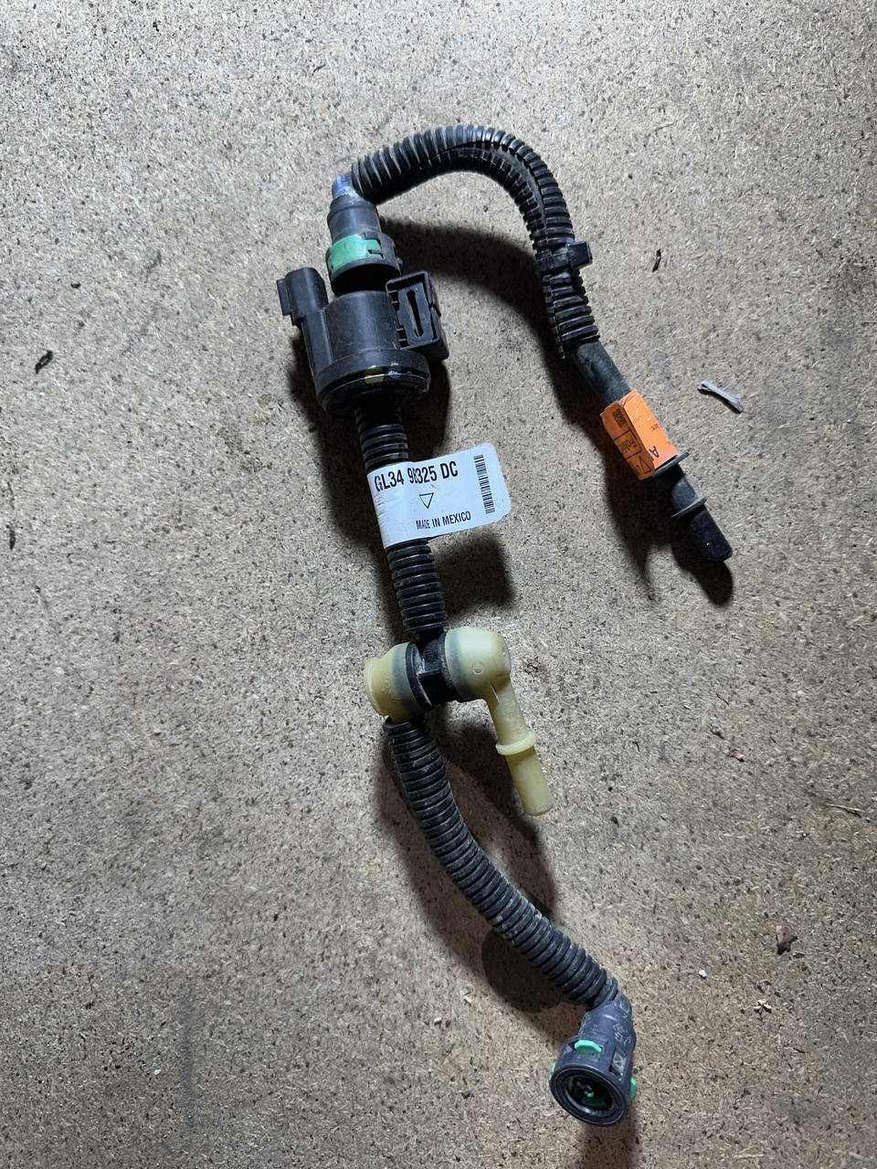 Клапан парів палива EVAP з трубками FUSION, EDGE, F-150, EXPLORER 3.0, LINCOLN MKX, NAUTILUS 2.7, 3.0 ECOBOOST GL349B325DC, фото 1