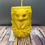 Воскова Свічка на подарунок Їжачок у Квітах з натурального бджолиного воску 95х65 мм, фото 2